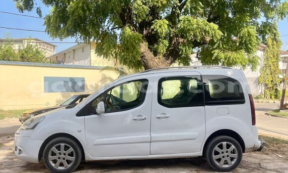 Dieundeu Occasion Citroen Berlingo White Auto in Dakar in Dakar Dieundeu Occasion Citroen Berlingo White Auto in Dakar in Dakar