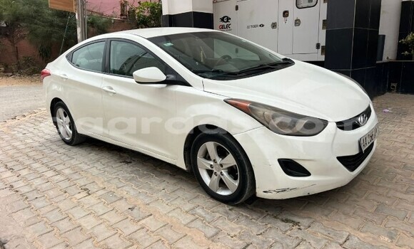 Buy Used Hyundai Elantra White Car in Dakar in Dakar Buy Used Hyundai Elantra White Car in Dakar in Dakar