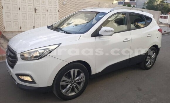 Buy Used Hyundai Tucson White Car in Dakar in Dakar Buy Used Hyundai Tucson White Car in Dakar in Dakar