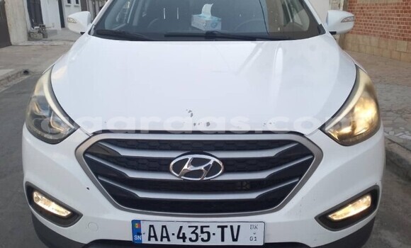 Buy Used Hyundai Tucson White Car in Dakar in Dakar Buy Used Hyundai Tucson White Car in Dakar in Dakar