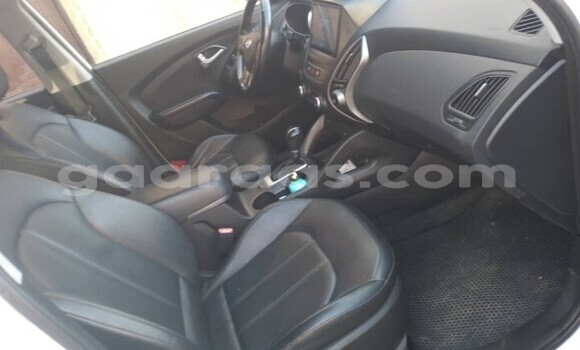 Buy Used Hyundai Tucson White Car in Dakar in Dakar Buy Used Hyundai Tucson White Car in Dakar in Dakar