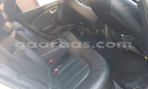 Buy Used Hyundai Tucson White Car in Dakar in Dakar Buy Used Hyundai Tucson White Car in Dakar in Dakar