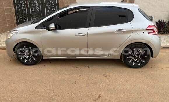Acheter Occasion Voiture Peugeot 208 Gris à Dakar, Dakar Acheter Occasion Voiture Peugeot 208 Gris à Dakar, Dakar