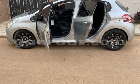 Acheter Occasion Voiture Peugeot 208 Gris à Dakar, Dakar Acheter Occasion Voiture Peugeot 208 Gris à Dakar, Dakar