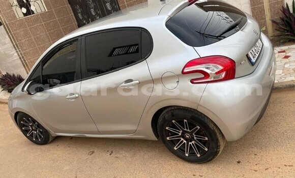Acheter Occasion Voiture Peugeot 208 Gris à Dakar, Dakar Acheter Occasion Voiture Peugeot 208 Gris à Dakar, Dakar
