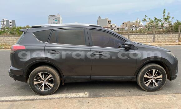 Acheter Occasion Voiture Toyota RAV4 Gris à Rufisque, Dakar Acheter Occasion Voiture Toyota RAV4 Gris à Rufisque, Dakar