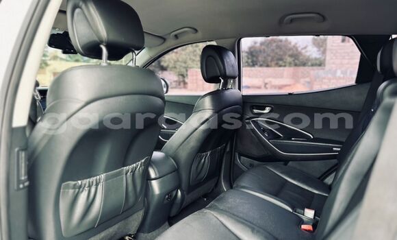 Buy Import Hyundai Santa Fe White Car in Dakar in Dakar Buy Import Hyundai Santa Fe White Car in Dakar in Dakar