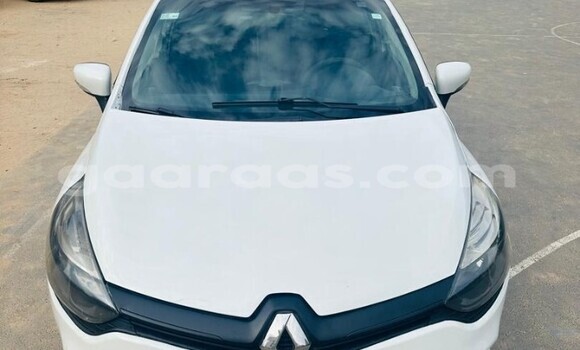 Dieundeu Occasion Renault Clio White Auto in Dakar in Dakar Dieundeu Occasion Renault Clio White Auto in Dakar in Dakar