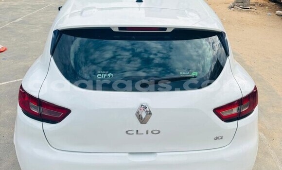 Dieundeu Occasion Renault Clio White Auto in Dakar in Dakar Dieundeu Occasion Renault Clio White Auto in Dakar in Dakar