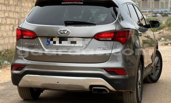 Buy Used Hyundai Santa Fe Silver Car in Dakar in Dakar Buy Used Hyundai Santa Fe Silver Car in Dakar in Dakar