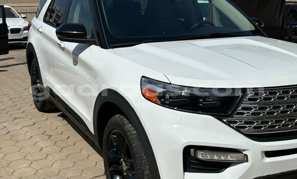 Buy Import Ford Explorer White Car in Dakar in Dakar Buy Import Ford Explorer White Car in Dakar in Dakar