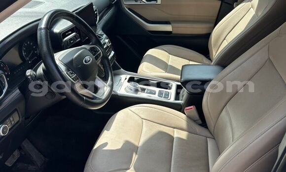 Buy Import Ford Explorer White Car in Dakar in Dakar Buy Import Ford Explorer White Car in Dakar in Dakar