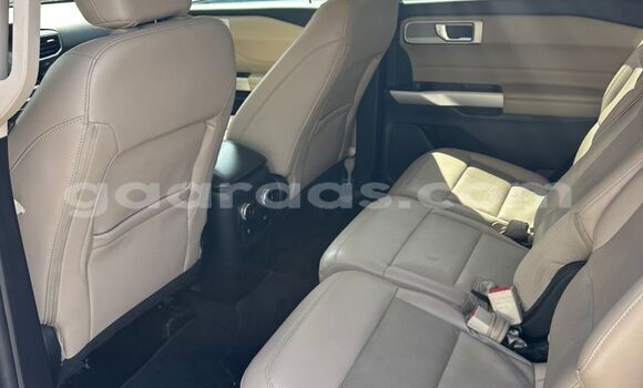 Buy Import Ford Explorer White Car in Dakar in Dakar Buy Import Ford Explorer White Car in Dakar in Dakar