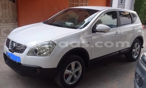 Buy Used Nissan Qashqai White Car in Dakar in Dakar Buy Used Nissan Qashqai White Car in Dakar in Dakar