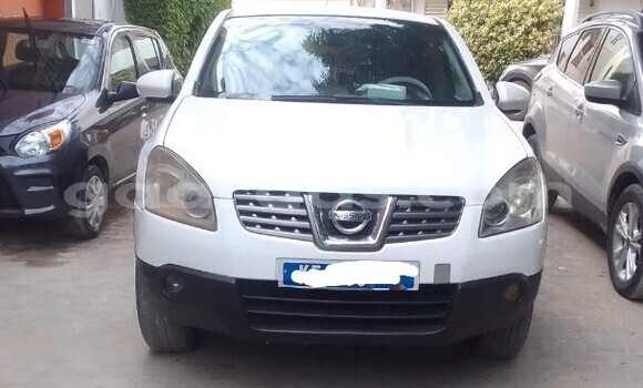 Buy Used Nissan Qashqai White Car in Dakar in Dakar Buy Used Nissan Qashqai White Car in Dakar in Dakar
