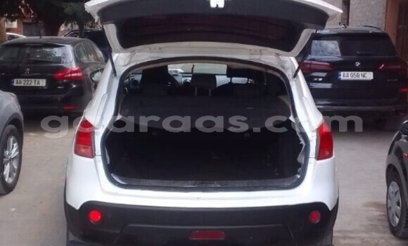 Buy Used Nissan Qashqai White Car in Dakar in Dakar Buy Used Nissan Qashqai White Car in Dakar in Dakar