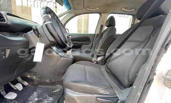 Acheter Occasion Voiture Citroen C3 Picasso Blanc à Dakar, Dakar Acheter Occasion Voiture Citroen C3 Picasso Blanc à Dakar, Dakar