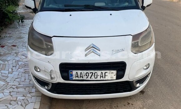 Acheter Occasion Voiture Citroen C3 Picasso Blanc à Dakar, Dakar Acheter Occasion Voiture Citroen C3 Picasso Blanc à Dakar, Dakar