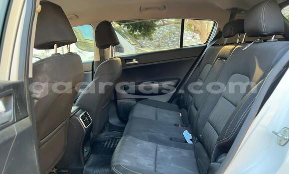 Dieundeu Occasion Kia Sportage White Auto in Dakar in Dakar Dieundeu Occasion Kia Sportage White Auto in Dakar in Dakar