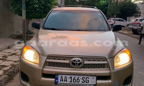 Dieundeu Occasion Toyota RAV4 Beige Auto in Dakar in Dakar