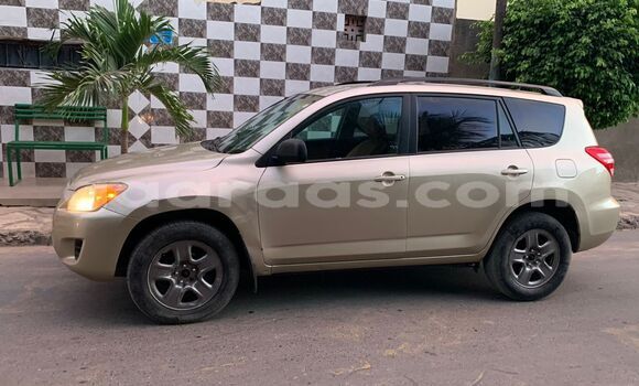 Dieundeu Occasion Toyota RAV4 Beige Auto in Dakar in Dakar Dieundeu Occasion Toyota RAV4 Beige Auto in Dakar in Dakar