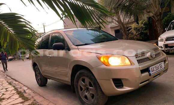 Dieundeu Occasion Toyota RAV4 Beige Auto in Dakar in Dakar Dieundeu Occasion Toyota RAV4 Beige Auto in Dakar in Dakar