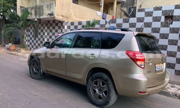 Dieundeu Occasion Toyota RAV4 Beige Auto in Dakar in Dakar Dieundeu Occasion Toyota RAV4 Beige Auto in Dakar in Dakar
