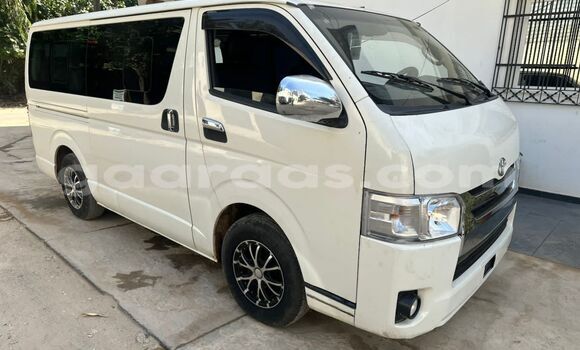 Buy Used Toyota Hiace White Car in Dakar in Dakar Buy Used Toyota Hiace White Car in Dakar in Dakar