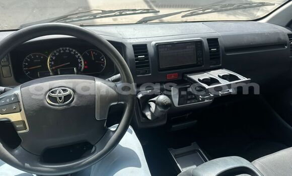 Buy Used Toyota Hiace White Car in Dakar in Dakar Buy Used Toyota Hiace White Car in Dakar in Dakar