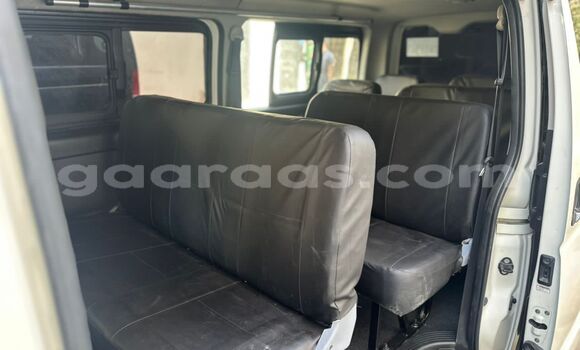Buy Used Toyota Hiace White Car in Dakar in Dakar Buy Used Toyota Hiace White Car in Dakar in Dakar