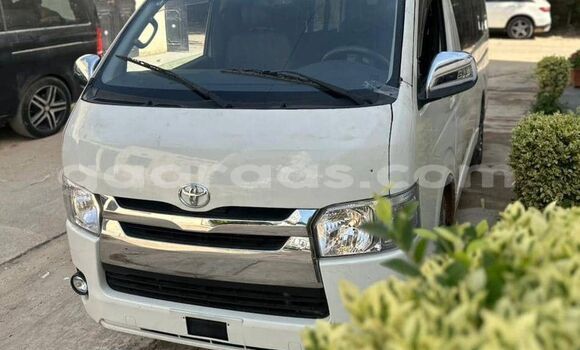 Buy Used Toyota Hiace White Car in Dakar in Dakar Buy Used Toyota Hiace White Car in Dakar in Dakar