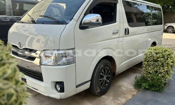 Buy Used Toyota Hiace White Car in Dakar in Dakar Buy Used Toyota Hiace White Car in Dakar in Dakar