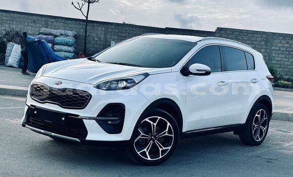Acheter Import Voiture Kia Sportage Blanc à Dakar, Dakar Acheter Import Voiture Kia Sportage Blanc à Dakar, Dakar