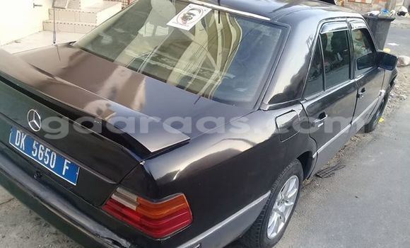 Acheter Occasion Voiture Mercedes‒Benz 250 Noir à Gueule Tapee Fass Colobane au Dakar Acheter Occasion Voiture Mercedes‒Benz 250 Noir à Gueule Tapee Fass Colobane au Dakar