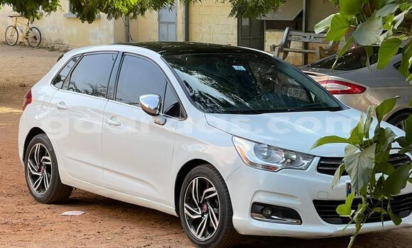 Dieundeu Occasion Citroen C4 White Auto in Dakar in Dakar Dieundeu Occasion Citroen C4 White Auto in Dakar in Dakar