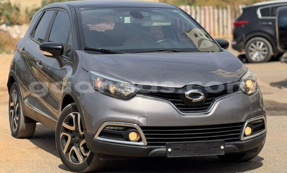 Buy Used Renault ZOE Silver Car in Dakar in Dakar Buy Used Renault ZOE Silver Car in Dakar in Dakar