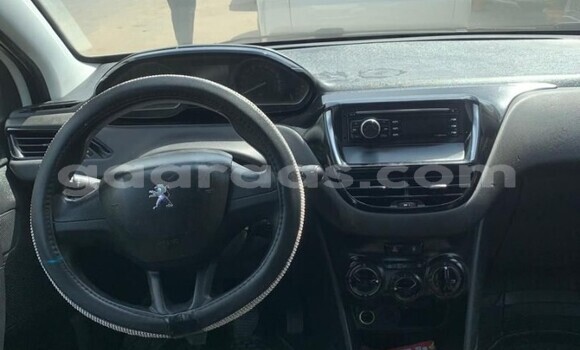 Buy Used Peugeot 208 White Car in Dakar in Dakar Buy Used Peugeot 208 White Car in Dakar in Dakar