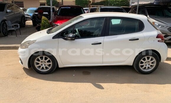 Buy Used Peugeot 208 White Car in Dakar in Dakar Buy Used Peugeot 208 White Car in Dakar in Dakar