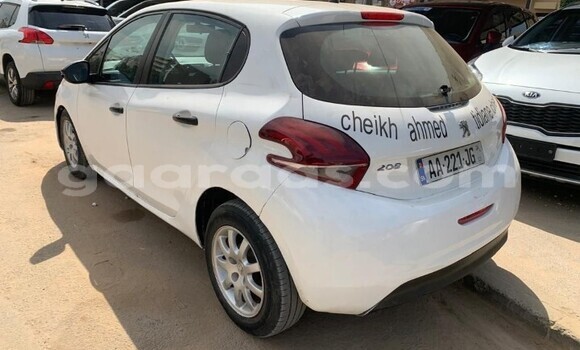 Buy Used Peugeot 208 White Car in Dakar in Dakar Buy Used Peugeot 208 White Car in Dakar in Dakar