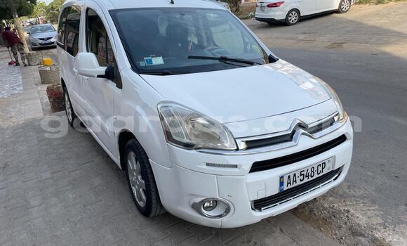 Acheter Occasion Voiture Citroen Berlingo Blanc à Dakar, Dakar Acheter Occasion Voiture Citroen Berlingo Blanc à Dakar, Dakar