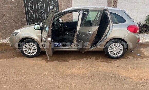 Buy Used Renault Clio Other Car in Dakar in Dakar Buy Used Renault Clio Other Car in Dakar in Dakar