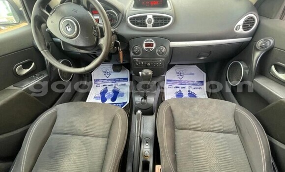 Buy Used Renault Clio Other Car in Dakar in Dakar Buy Used Renault Clio Other Car in Dakar in Dakar