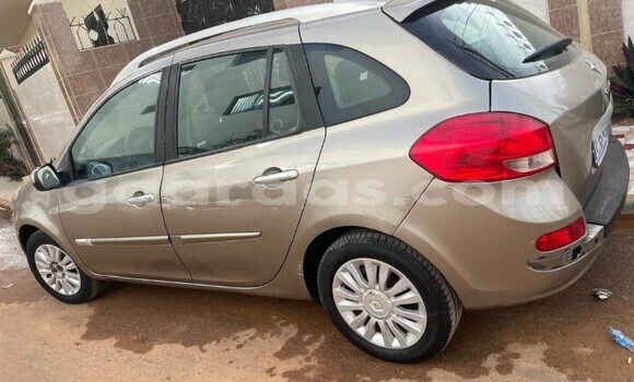 Buy Used Renault Clio Other Car in Dakar in Dakar Buy Used Renault Clio Other Car in Dakar in Dakar