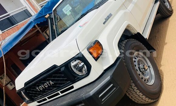 Buy New Toyota Land Cruiser White Car in Dakar in Dakar