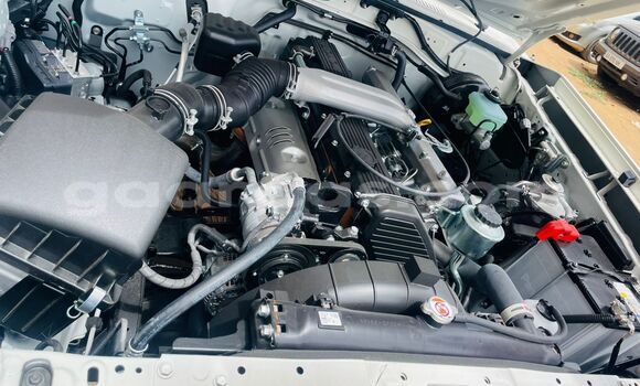 Buy New Toyota Land Cruiser White Car in Dakar in Dakar Buy New Toyota Land Cruiser White Car in Dakar in Dakar