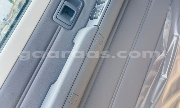 Buy New Toyota Land Cruiser White Car in Dakar in Dakar Buy New Toyota Land Cruiser White Car in Dakar in Dakar