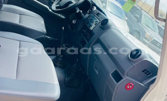 Buy New Toyota Land Cruiser White Car in Dakar in Dakar Buy New Toyota Land Cruiser White Car in Dakar in Dakar