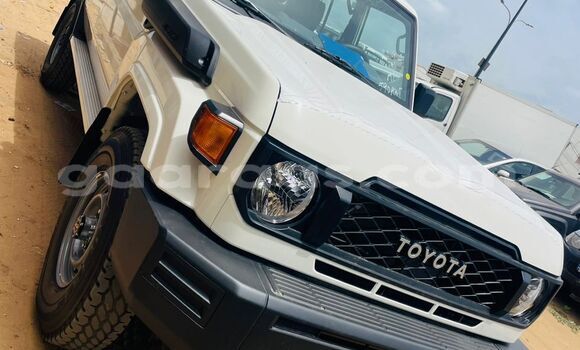 Buy New Toyota Land Cruiser White Car in Dakar in Dakar Buy New Toyota Land Cruiser White Car in Dakar in Dakar