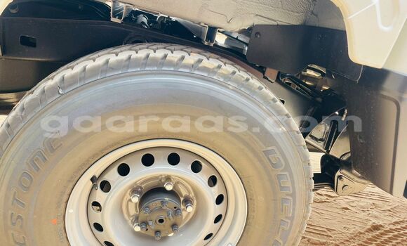 Buy New Toyota Land Cruiser White Car in Dakar in Dakar Buy New Toyota Land Cruiser White Car in Dakar in Dakar