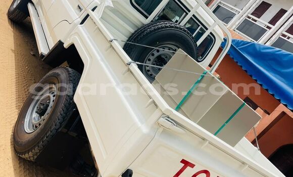 Buy New Toyota Land Cruiser White Car in Dakar in Dakar Buy New Toyota Land Cruiser White Car in Dakar in Dakar